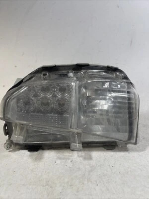 Luz antiniebla derecha Toyota Prius 2012-2015 OEM Foto 1 de 4