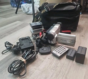 JVC GR-DVL505U Mini DV Digital Video Camcorder x2 Battery & Charger Tested MORE - Picture 1 of 24