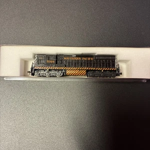 Atlas N Southern Pacific 5324 Diesel Locomotive Brand New - Picture 1 of 3