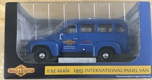 2005 First Gear Briggs & Stratton 1953 International Panel Truck ~ 1:25th Scale - Picture 1 of 6