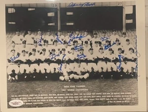 1951 NEW YORK YANKEES SIGNED 8x10 PHOTO 14 Players Berra Bauer No Mantle RC JSA - Picture 1 of 2