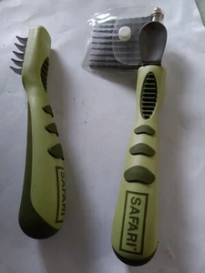 2 "SAFARI" De Matting Combs/ Mat Remover for Dog/Cat NEW - Picture 1 of 9