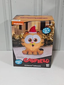 Gemmy Garfield Airblown Inflatable Christmas Nickelodeon 4.2 ft Tall Lights Up - Picture 1 of 3