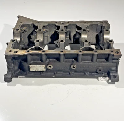 Renault Master Trafic Vivaro 2.5 dCi Crankshaft Holder Seat 8200079157 G9U A 720 - Image 1 of 4