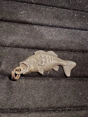 Bass Keychain North American Fishing Club Brass Sculpted Bass Fish Keyring Chain - Изображение 1 из 4