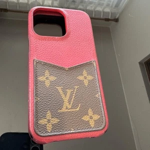 LOUIS VUITTON iPhone 13 Pro Bumper Phone Case Monogram Red M69098 USED - Photo 1 sur 11