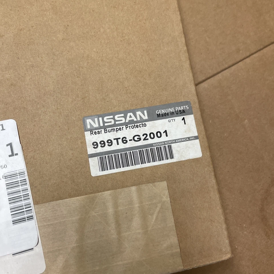 NUEVO OEM 2014-2016 NISSAN ROGUE TRANSPARENTE PALO EN PARACHOQUES TRASERO PROTECTOR 999T6G2001 Foto 1 de 2