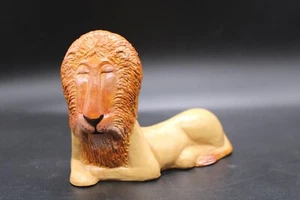 Estatuilla de León Moderna Mediados de Siglo De Colección - Estatua de León de Resina Descansando 4" T - Imagen 1 de 11