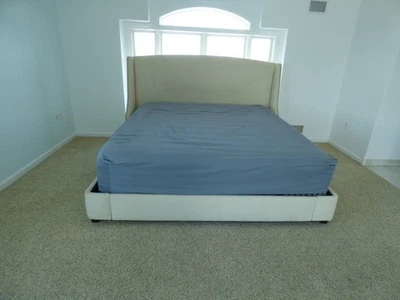 床修复硬件国王卧室床功能浅霜颜色外观新品 — 第 1/4 张图片