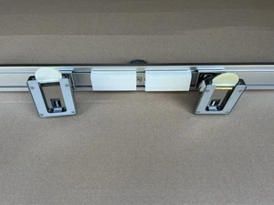 Humanscale M8 Akcesoria / Część / Crossbar do pojedynczych ramion M8 - Zdjęcie 1 z 6