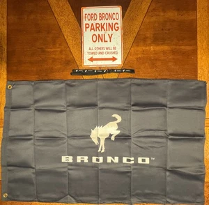 Ford Bronco Parking Only Blechschild + Brille Brillenband + Flagge 38,5" x 23,5" - Bild 1 von 10