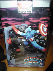 Vintage 1996 Marvel Comics CAPTAIN AMERICA   Glue Together 8" Model Kit Level 2