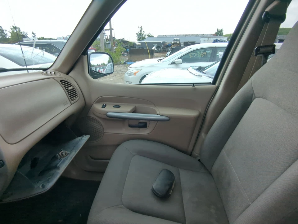 Paneles de puerta Ford Explorer Sport Trac 2001 Foto 1 de 1