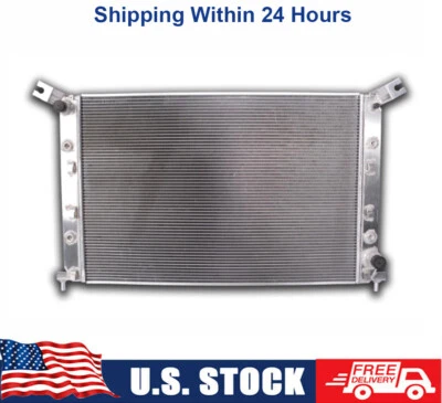 Radiator Chevrolet Silverado 2500/3500 HD & GMC Sierra 2500/3500 HD 2011-2018 Foto 1 de 4