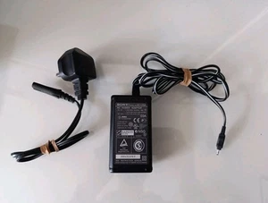 Sony AC-L15A Charger for Handycam DCR-TRV250 DCR-TRV140 CCD-TRV318 w. UK Plug - Picture 1 of 3