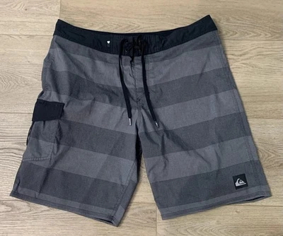 Pantalones Cortos de Tabla Quiksilver Para Hombres 34 Gris Rayas Anfibios Elastizados Natación Surf Foto 1 de 4