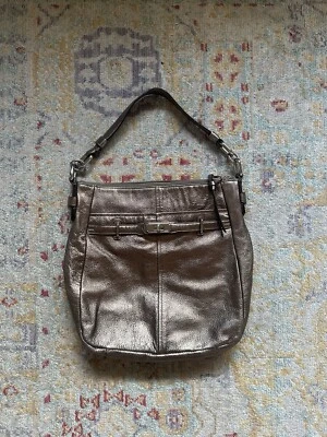 蔻驰 Chelsea Ashlyn Pewter 金属色鹅卵石皮革流浪汉单肩包 — 第 1/4 张图片