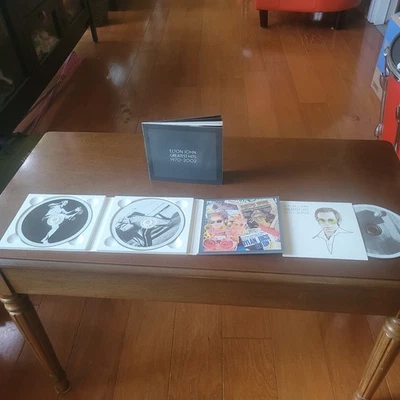 Elton John – Greatest Hits 1970-2002 3 CD Set PLUS BOOKLET - Image 1 of 4