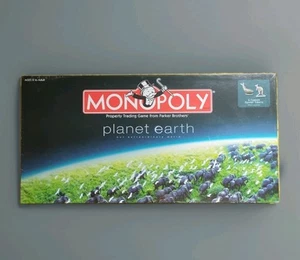 MONOPOLY Planeta Tierra Edición "Nuestro Mundo Extraordinario" 2008 Hasbro - Imagen 1 de 7
