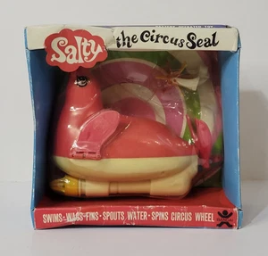 Juguete Salty The Circus Seal Funciona con Pilas De Colección Bandai NUEVO NOS Hong Kong #7504 DM - Imagen 1 de 24