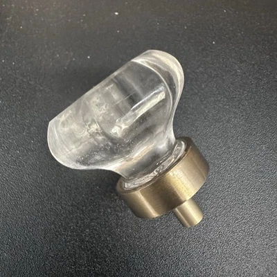 NUEVO Juego de herrajes de restauración de 5 tiradores de cajones de vidrio transparente base de latón antiguo Foto 1 de 4