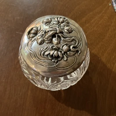 Antiguo tarro de tocador Kerr Art Nouveau dama de plata esterlina y vidrio cortado raro patrimonio Foto 1 de 4