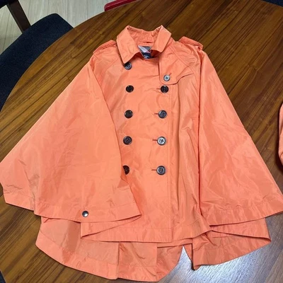 Poncho Burberry Foto 1 de 4