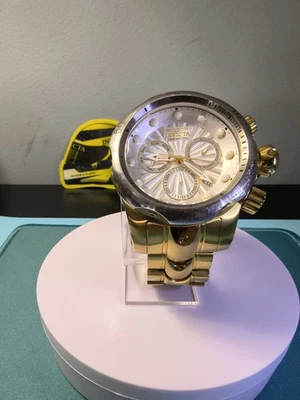 Reloj Pulsera Invicta Venom Cronógrafo Modelo 23893 Cuarzo Esfera Blanca Oro Foto 1 de 4