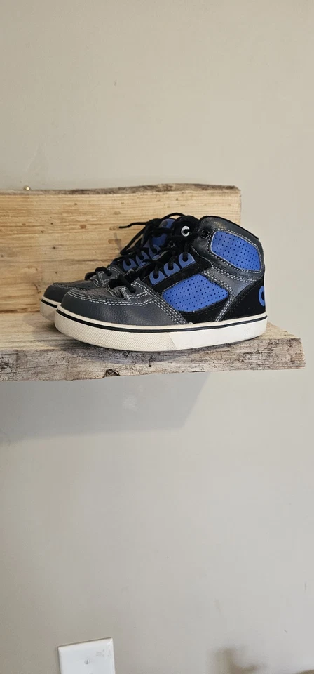 Zapatillas de skate para niños pequeños Osiris talla 10 negras y azules Foto 1 de 2