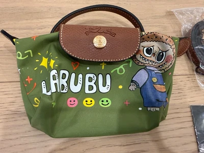 Longchamp x Labubu - Bolsa Bandolera Verde Pop Art Mini Le Pliage Foto 1 de 4
