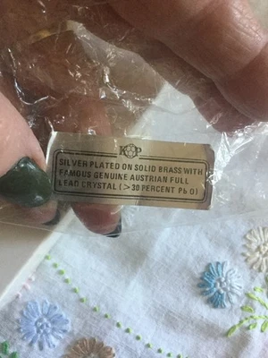 Florero Bud AVON Plateado Latón Australiano Plomo Completo 30% Cristal en Caja Foto 1 de 4