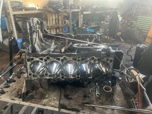 VW T5 T32 TRANSPORTER 2006 2.5 TDI AXD CYLINDER BLOCK CRANKCASE 070103021F - Picture 1 of 11