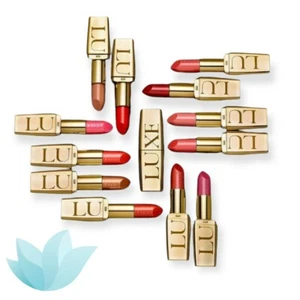 Rossetto Crema Avon Luxe Couture | Full Size | Tutte le tonalità | Nuovo Stock 2023-24 - Foto 1 di 44