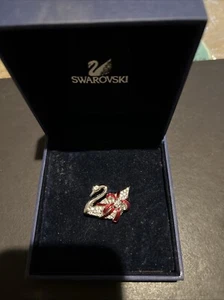 Swarovski Swan pin in box - Picture 1 of 5