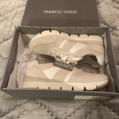 Zapatos de entrenamiento de cuña baja Marco Tozzi  Foto 1 de 4