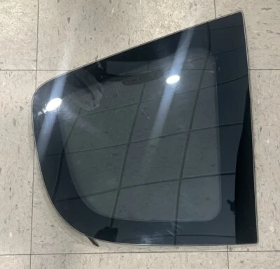 Cuarto de cristal trasero derecho pasajero Honda Fit 2007-2008 OEM 8312027, 73511SAAG01 Foto 1 de 4