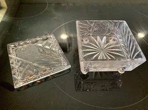 Caja de joyas de 4"" patas cuadradas, patrón rosa de vidrio transparente cortado - Imagen 1 de 4