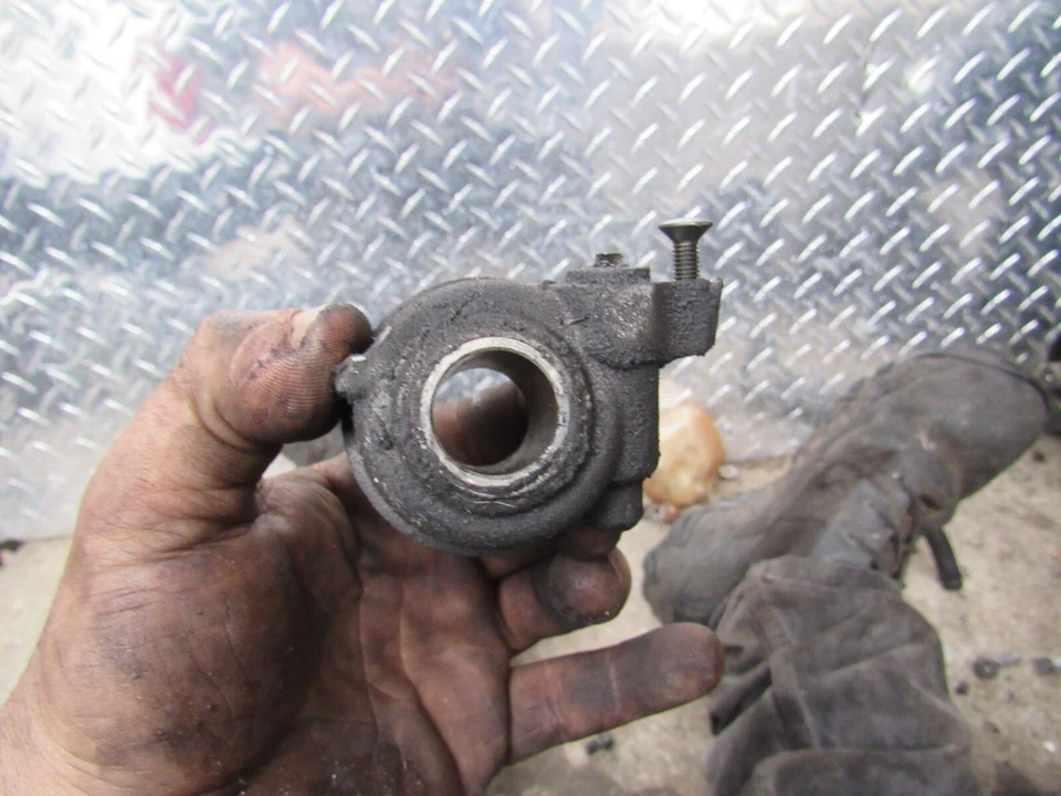 2000 honda vt1100 shadow sabre speedometer drive - Image 1 of 1