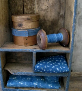 Early Antique Wood Shaker Apple Core Spool Wrapped in 1890s Blue Calico - Picture 1 of 8