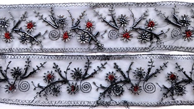 Cuentas rojas con ribete de encaje negro bordado plateado - cinta gótica floral con cuentas 2 pulgadas Foto 1 de 4