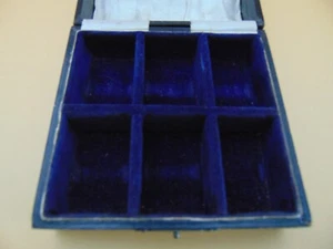 ANTIKER LEERKARTON FÜR 6 SERVIETTENRINGE - Bild 1 von 6