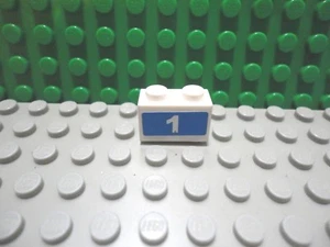 Lego 1 White 1x2 brick block with sticker #1 blue background - Picture 1 of 1