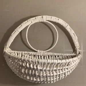 Vintage White Wicker Basket Hanging Wall Pocket Storage Flower   Farmhouse 14” - Picture 1 of 9