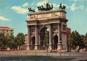 Postcard Italy Milano Arch of Peace - Picture 1 of 2