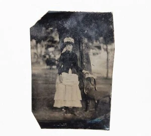 De colección Antigua Fotografía Foto Imagen Tintype Tipo Lata Dama Joven Vestido Sombrero - Imagen 1 de 3