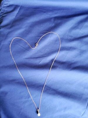 GORGEOUS 14K YELLOW GOLD PEARL & DIAMOND CHIP PENDANT & NECKLACE DAINTY - Image 1 of 4