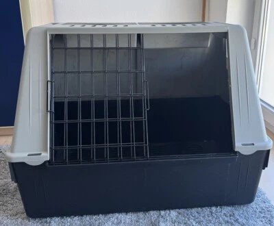Ferplast Hundebox Auto für kleine Hunde 80L x 51B x 61H cm  (ATLAS CAR) - Bild 1 von 4