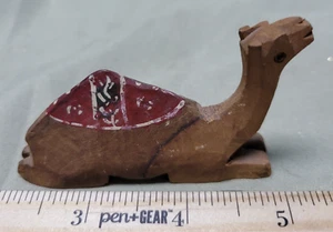 Figura de camello vintage de madera de olivo tallada a mano pintada a mano - Imagen 1 de 4