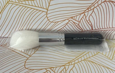 bareMinerals Bare Escentuals Hydrate & Brighten Makeup Brush Brand New - Image 1 of 3