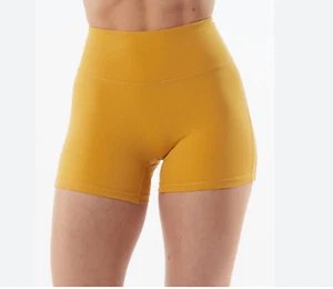 NEW Alphalete Womens Pulse Surge Short  - Exotic Yellow (277592) Size S DD8/2 - Picture 1 of 2
